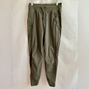Athleta Trekkie North Women’s Olive Green Joggers Size: 0